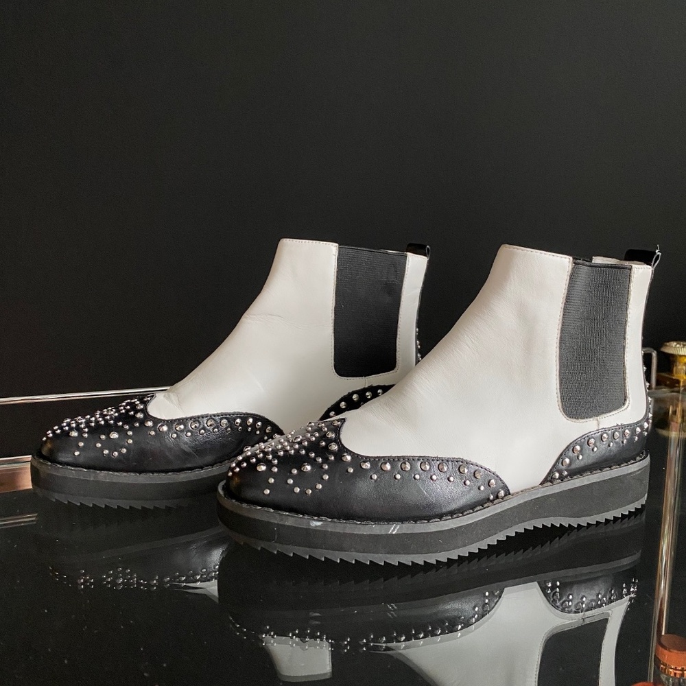 Michael Kors: Studded "ChelseaOxford Shoes booties